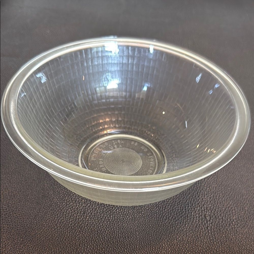 Pyrex Basketweave Pattern 323 Glass Mixing Bowl 1.5liter